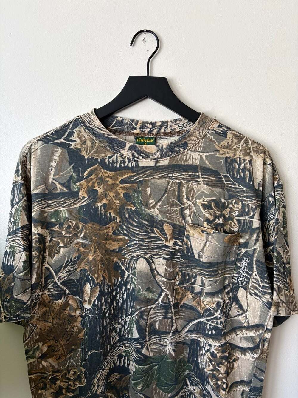 Cabelas Seclusion 3D Camo Pocket T-Shirt Size M Reg Vintage